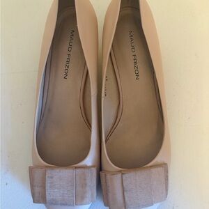 Maud Frizon Women's Beige Bow Flats